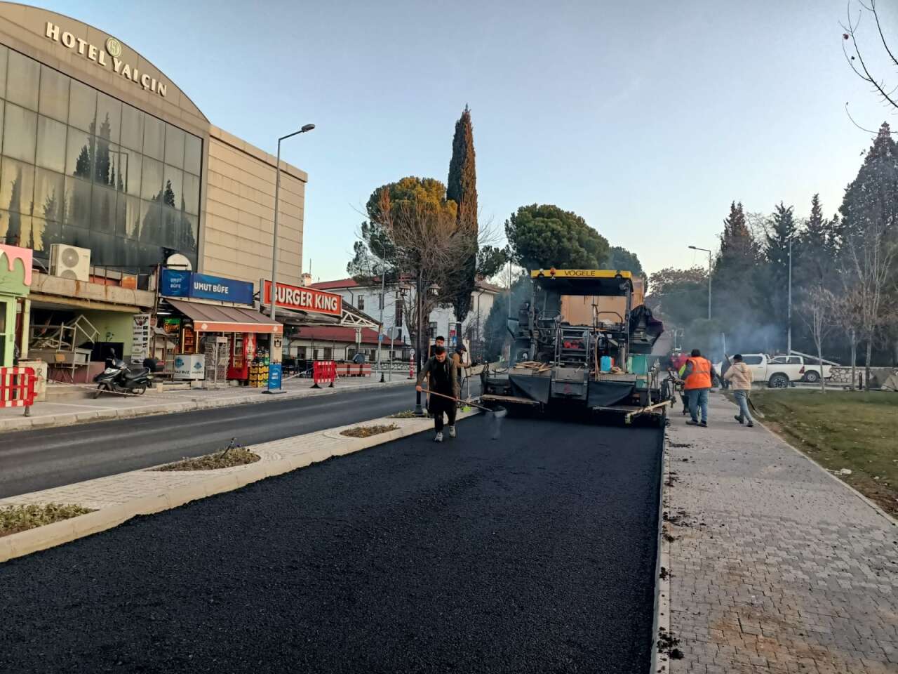 Büyükşehir, Menteşe’de Yol Yatırımlarını Aralıksız Sürdürüyor 4